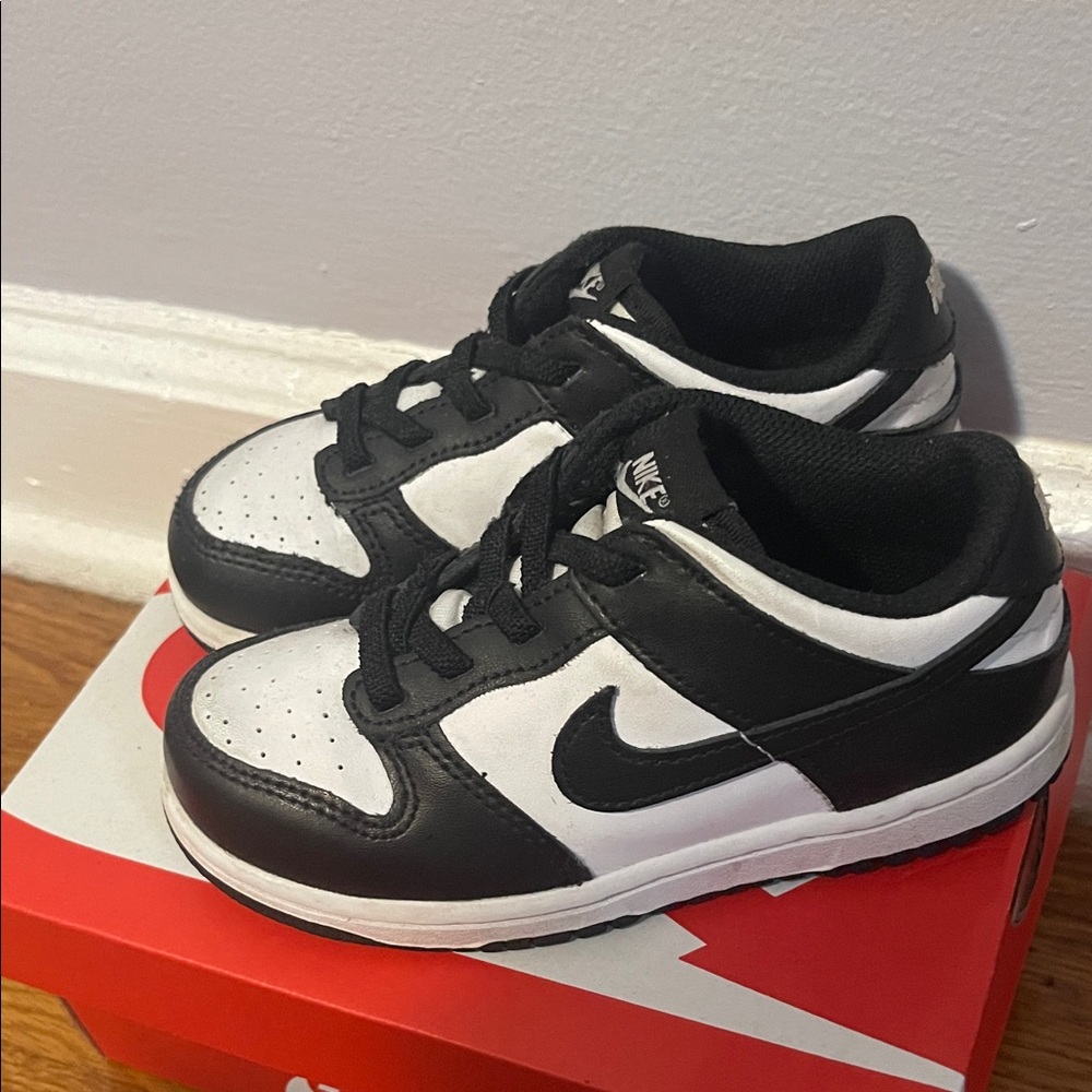 Toddler Nike Dunk Low “Panda” Sneakers Size 10c